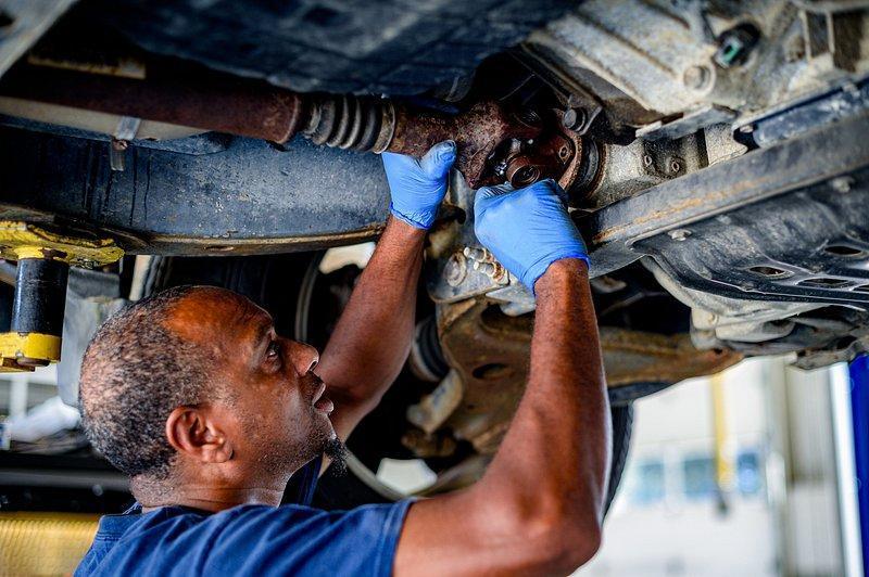 Diesel Technician Jobs: Key Duties and Skills 2 Roadside Assistance